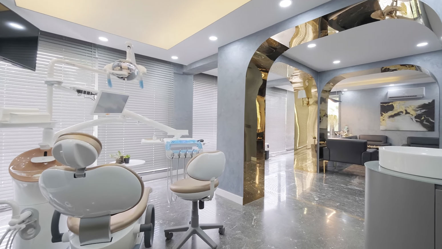 Modern dental clinic in Turkey showing high quality implant treatment for UK patients comparing dental treatment costs